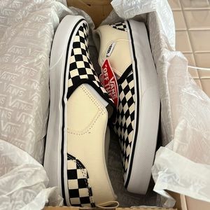 VANS Asher Checker shoes for youth size 6 (equals to women size 8)